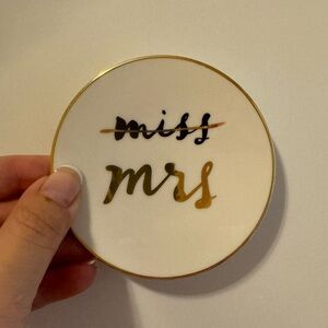 Kate Spade Miss to Mrs ring dish